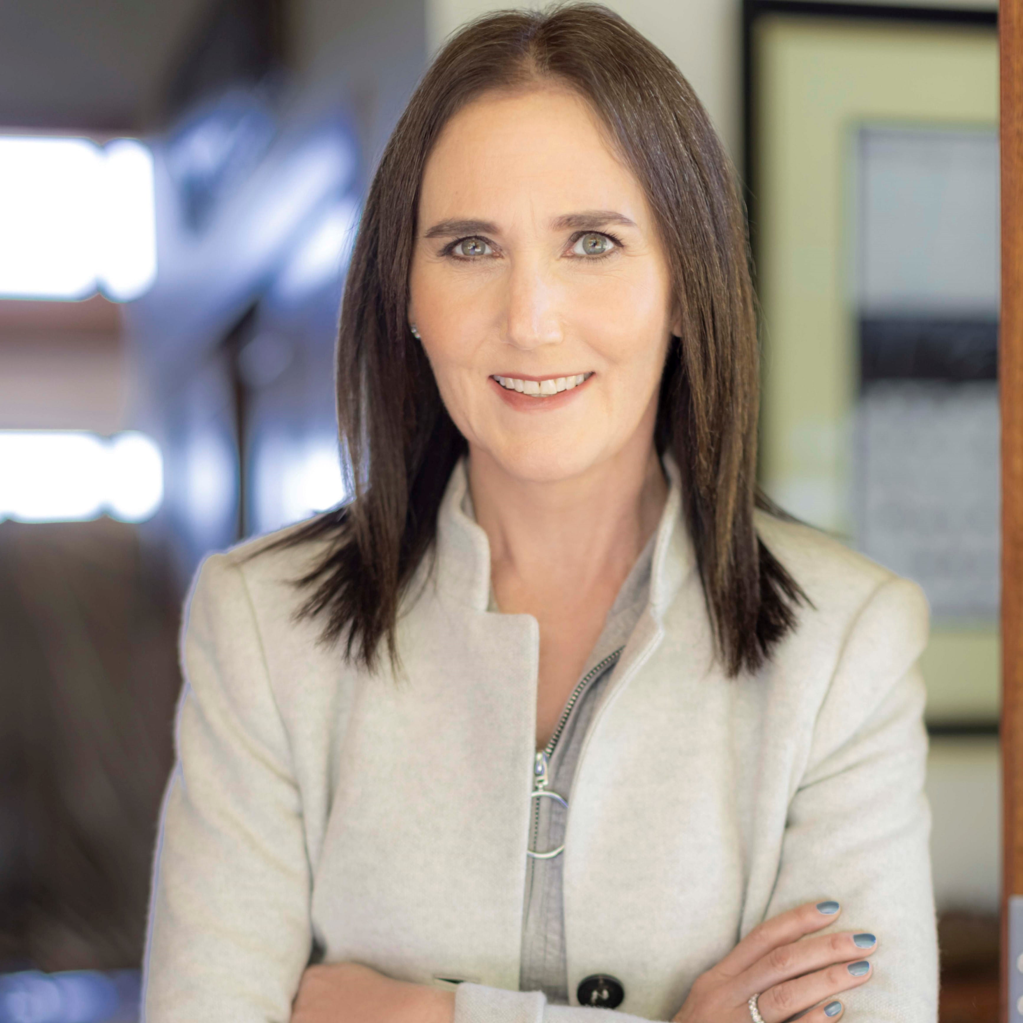 Shari Eberts Headshot